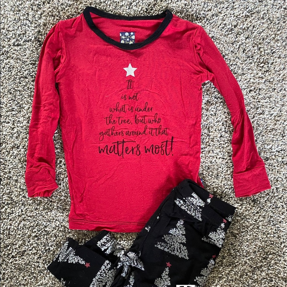 KickeePants 2 piece Christmas pajama set 2T